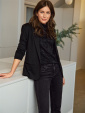 Stentvttad jeans i Jane-modell. Svart